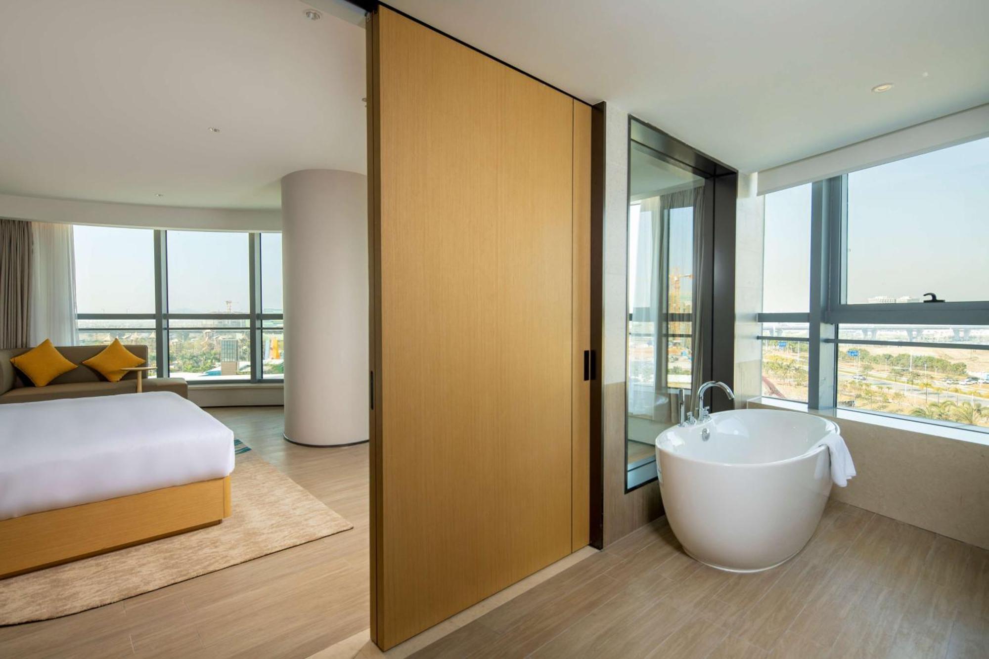 Hilton Garden Inn Zhuhai Hengqin Sumlodol Park Экстерьер фото